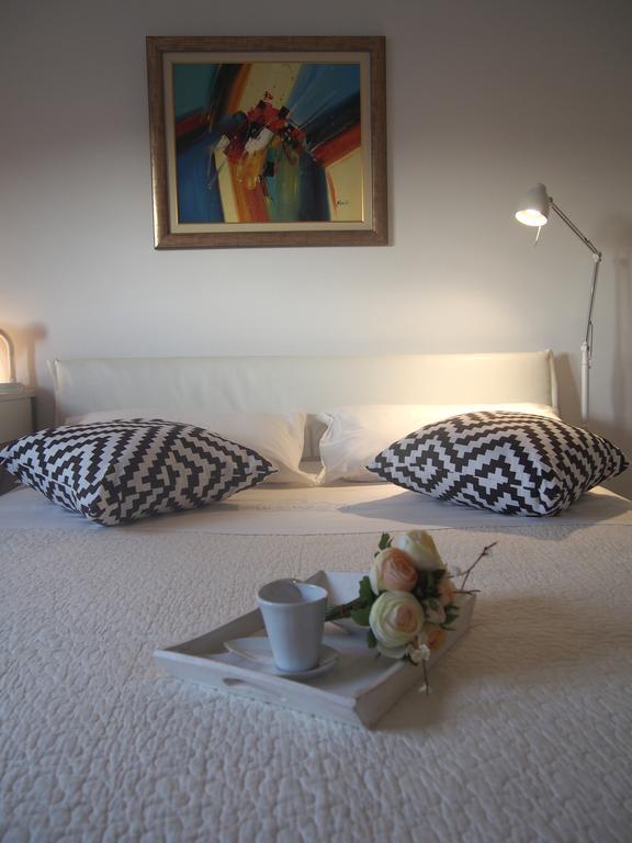 Viola Apartment Split